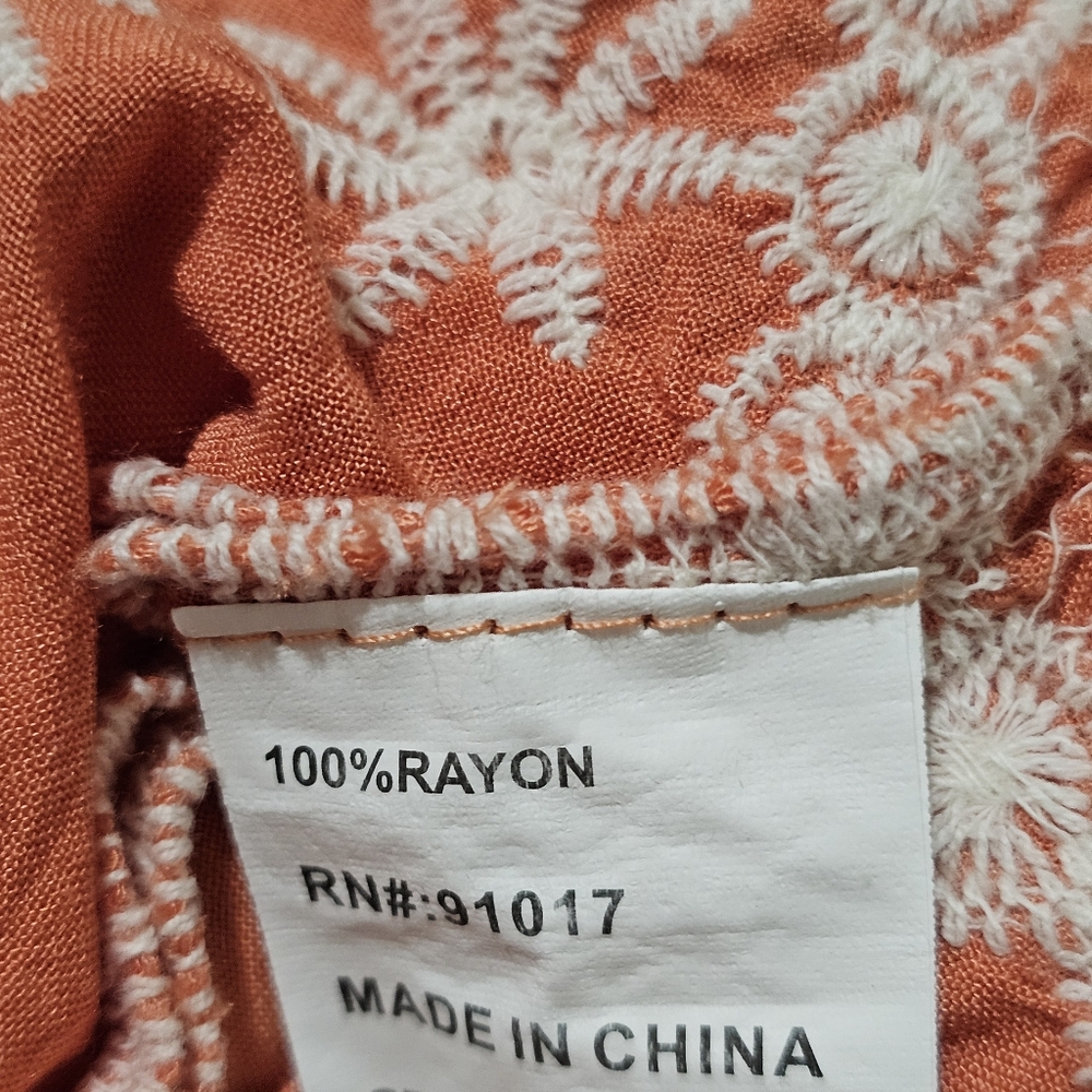 Solitaire Embroidered Boho Top Scalloped Trim Apricot/ White  Medium - Picture 8 of 9